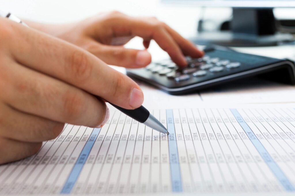 THE ADVANTAGES OF A ROTH IRA FOR YOUR CHILDCHILD AND HOW TO FUND IT